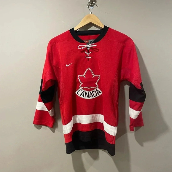 Vintage  Team Canada Nike Hockey Jersey - Picture 1 of 9